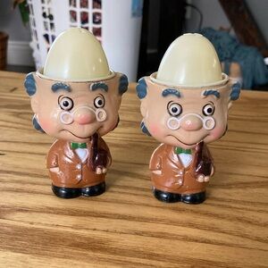 Vintage professor salt & pepper shakers/egg cups